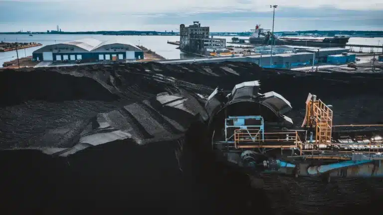 Fabrica reutilizando el agua pluvial